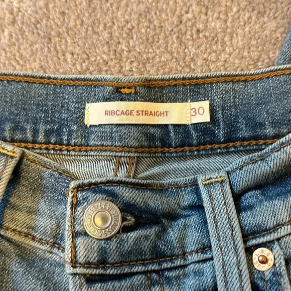 Levi’s Ribcage Straight 30 Full Length inseam 31. - Picture 2 of 8